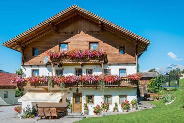 Ferienwohnung für 4 Personen, mit Garten und Kinderpool sowie Ausblick in Weerberg