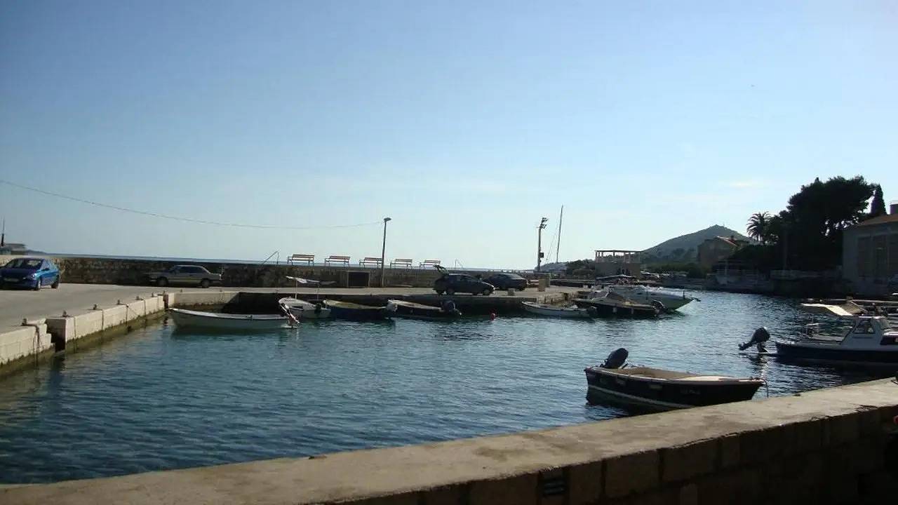 Entire holiday apartment, Holiday apartment for 3 people with garden in Mlini, Dubrovnik-Neretva