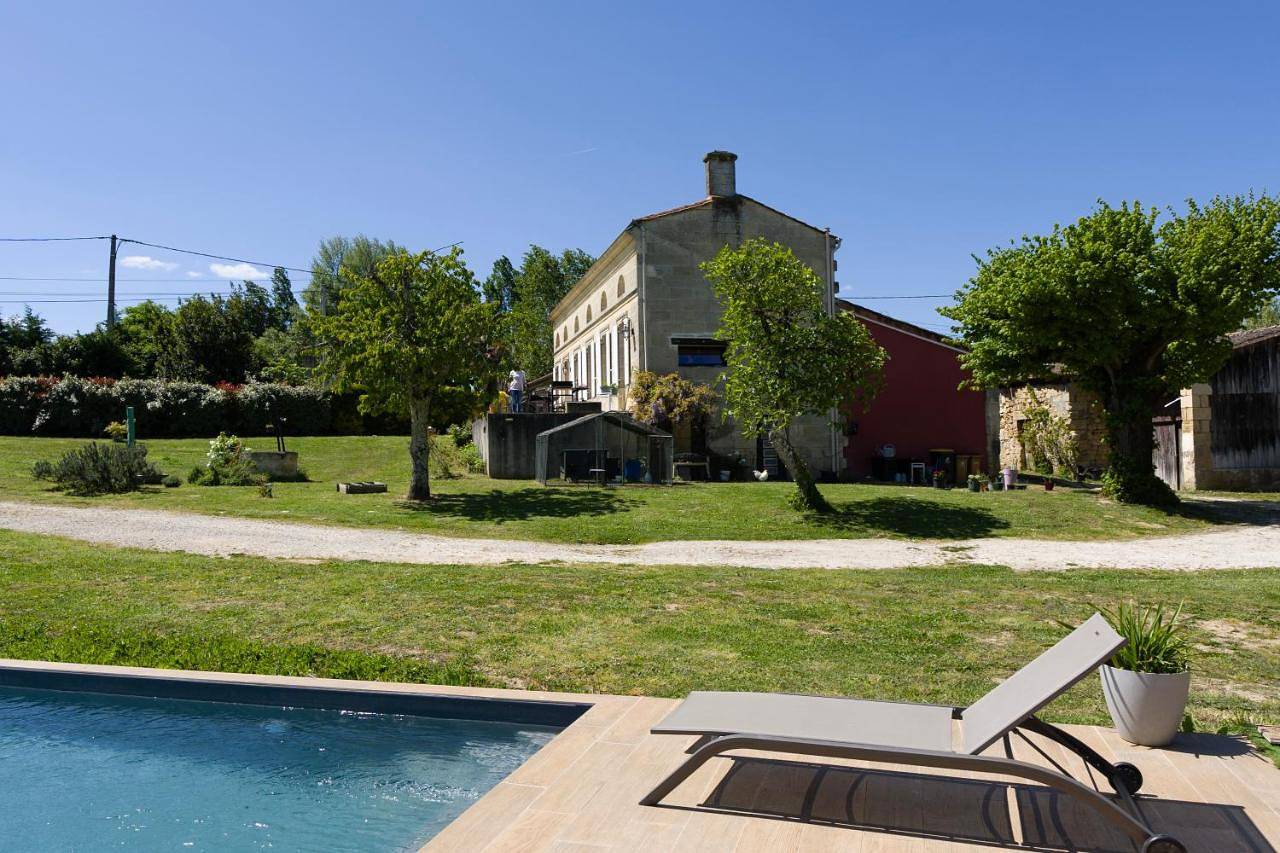 Two-Bedroom House in Tauriac, Région de Blaye