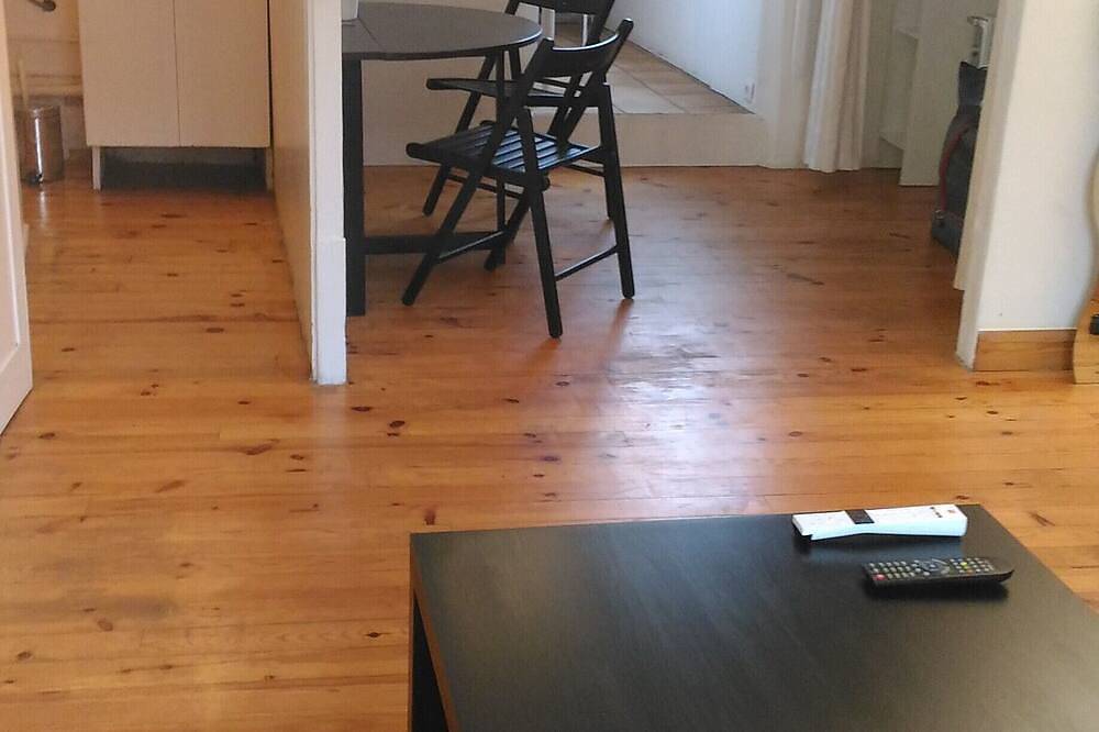 Appartement entier, Studio traversant 33 m2 au 1er étage in Meudon, Hauts-de-Seine