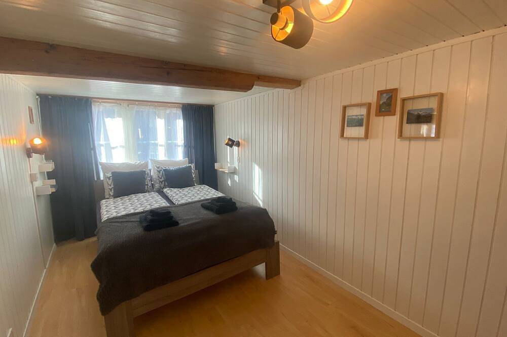 Cosy apartment in heritage protected swiss chalet in Matten bei Interlaken, Lac de Thoune
