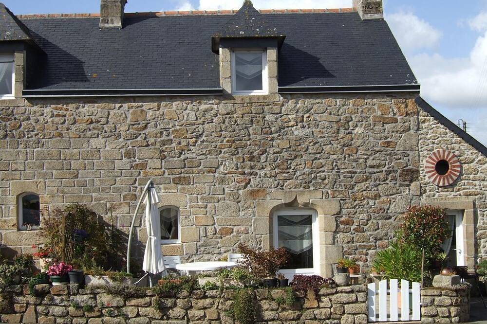 Gîte dans maison de caractère, au calme, entre mer et campagne, 5 personnes in Douarnenez, Région de Quimper