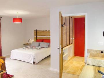 Chambre d’hôte pour 2 personnes, avec terrasse ainsi que piscine et jardin à Mouans-Sartoux