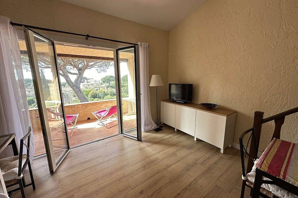 Ganze Wohnung, Gigaro - Air-conditioned farmhouse with sea view in Gigaro, La Croix-Valmer