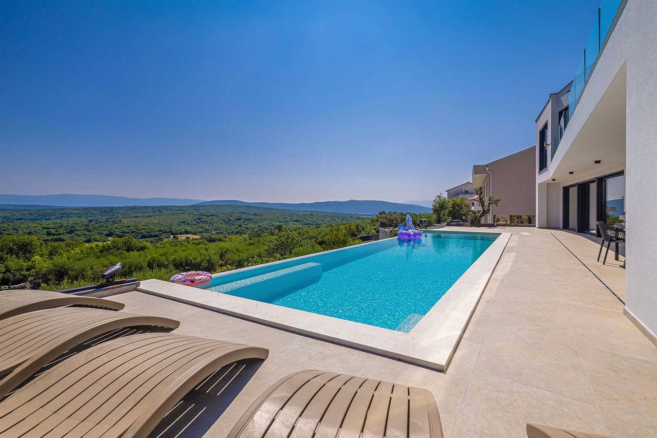 Villa Elevation mit beheiztem Pool in Krk Stadt, Krk
