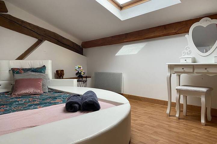 Gîte pour 2 personnes, avec jacuzzi dans Socourt