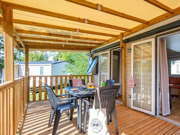 Camping für 4 Personen, mit Kinderpool in Französische Alpen - 2