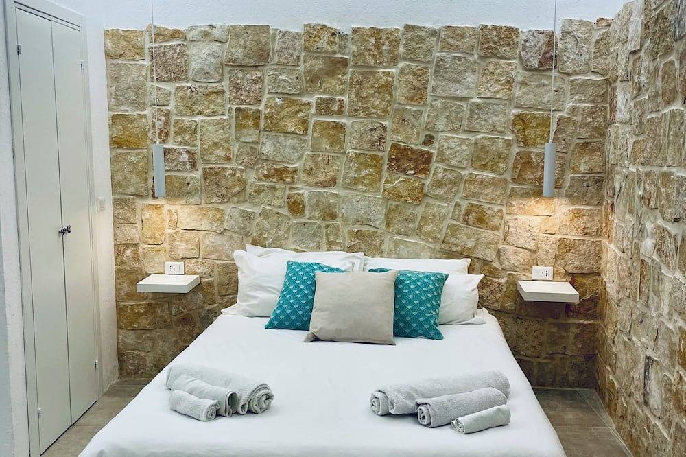 Ganze Wohnung, Casa Artemide -bedroom studio in enchanting Siracusa with Ac in Ortigia, Syrakus