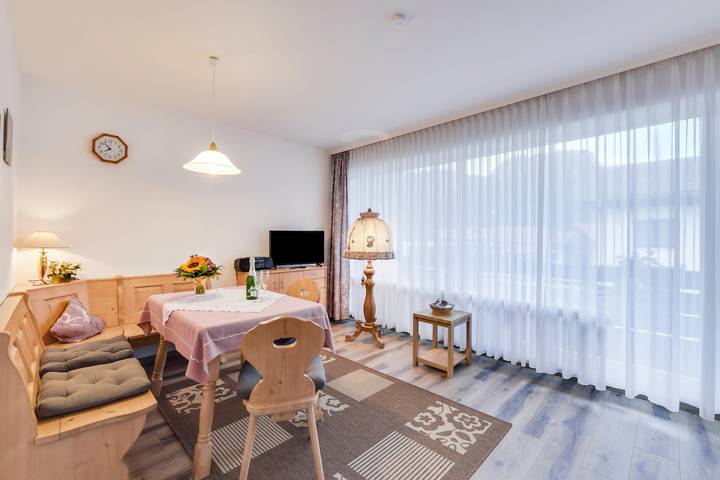 Ferienwohnung für 2 Personen, mit Balkon in Inzell - 2