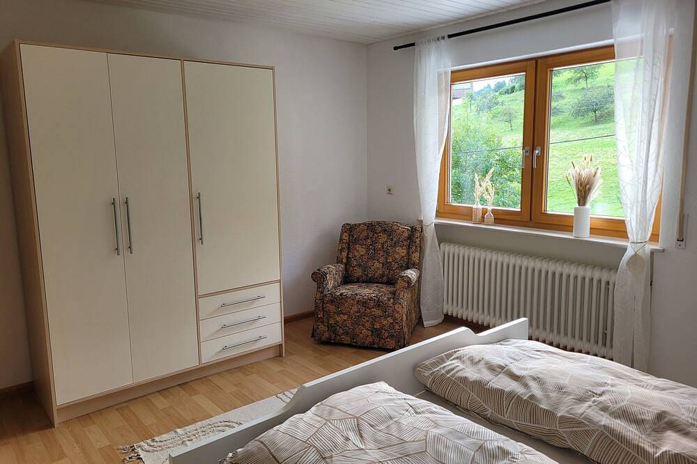 Ganze Wohnung, Ferienwohnung Kreutz im schönen Simonswäldertal-mit Blick auf die Forellenteiche in Simonswald, Südschwarzwald