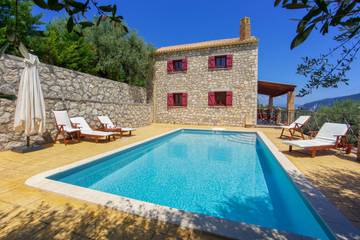 Villa pour 4 personnes, avec terrasse et jardin à Ithaque