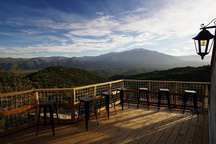 Location de vacances pour 10 personnes, avec Balcon et Jacuzzi ainsi que Terrasse et Jardin dans Arboussols