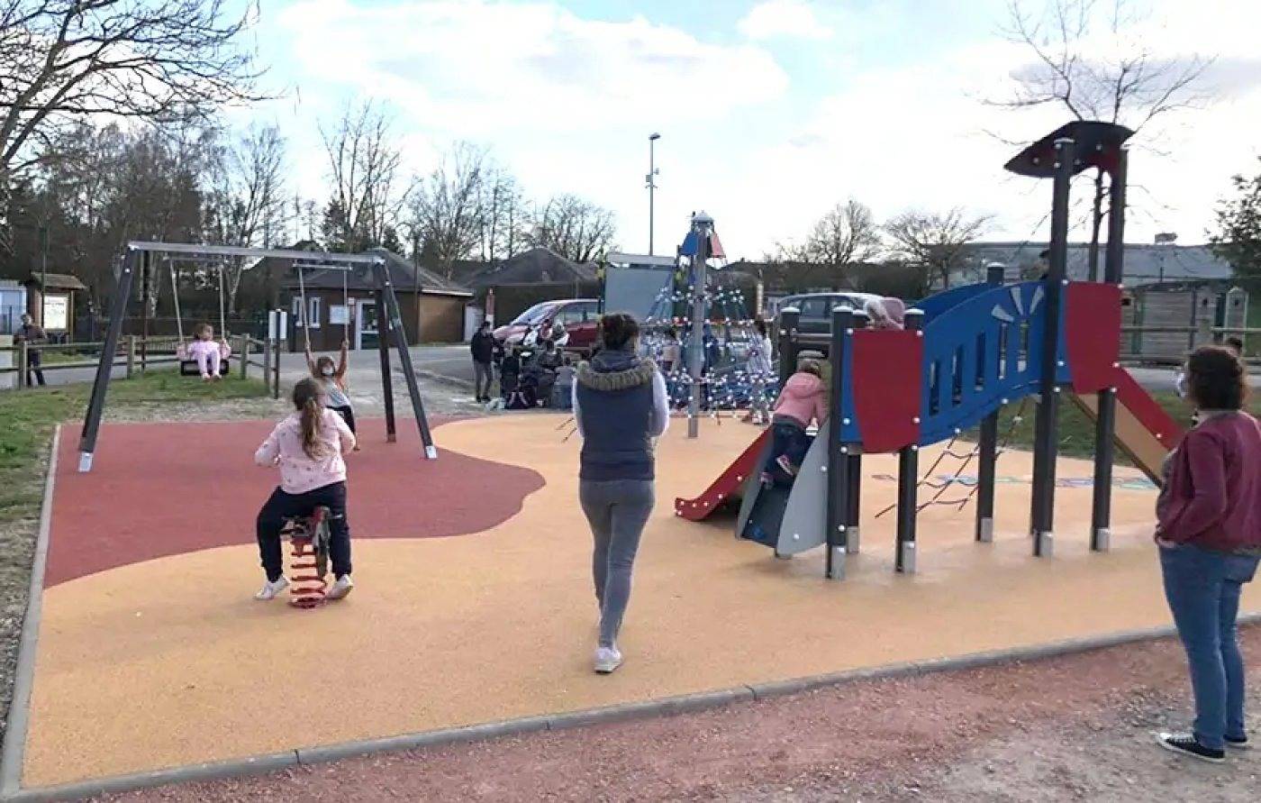 Camping 3 étoiles - Piscine  - ccbfghd in Mamers, Sarthe