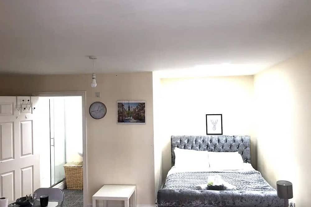 Entire apartment, Lt Properties Luxury studio apartment Ground floor 1 in Luton, Chiltern Hills
