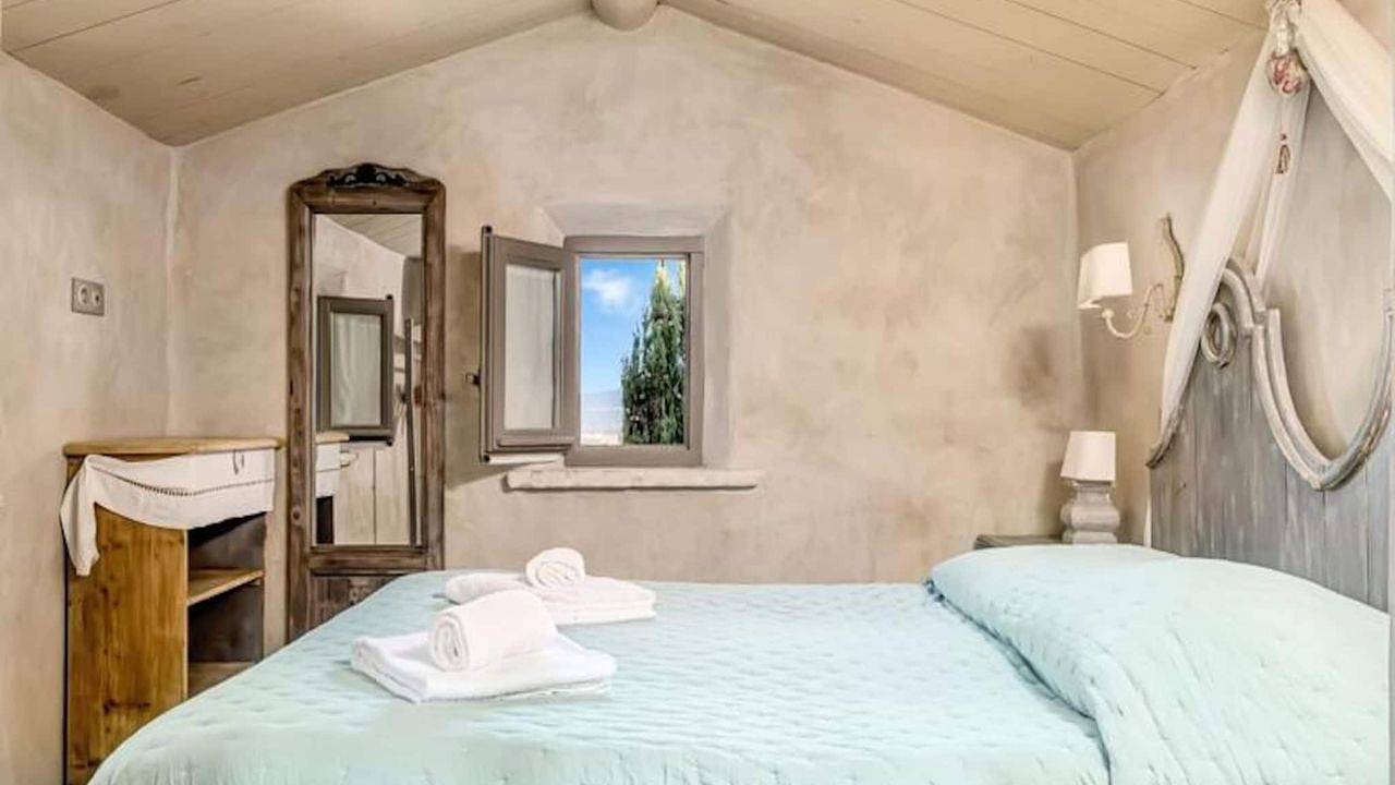 Ganze Ferienwohnung, Ferienwohnung für 2 Personen (28 m²) in Commune d'Oppède in Oppède, Regionaler Naturpark Luberon