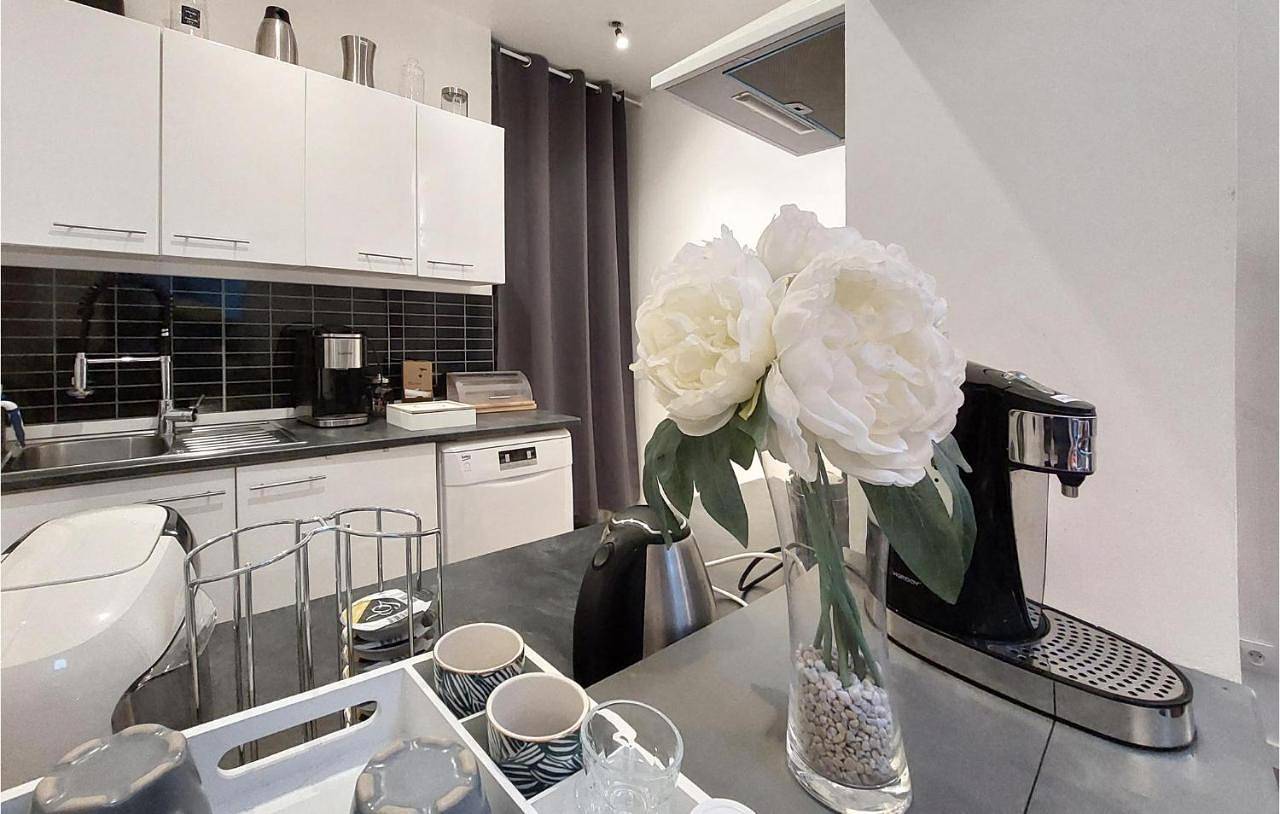 Five-Bedroom Holiday Home in Magny-en-Vexin, Parc naturel régional du Vexin Français