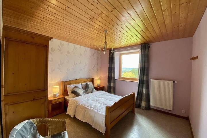 Gîte pour 11 personnes, avec terrasse et jardin à Morbier - 2