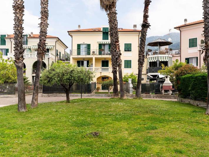 Ferienwohnung für 4 Personen, mit Garten und Pool