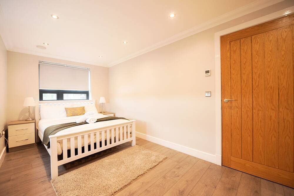 Appartement entier, Appartement-Premium-Sdb privée avec baignoire-Vue ville in Reading, Berkshire