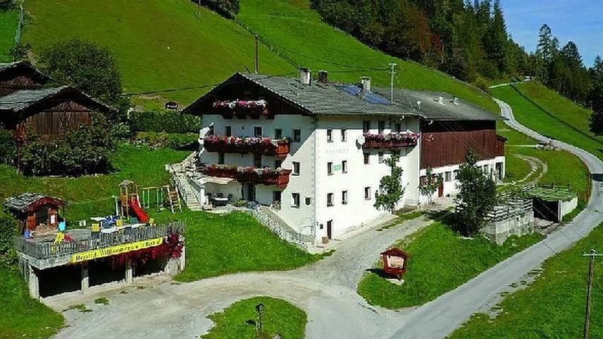 Ferienwohnung für 8 Personen, mit Terrasse und Sauna sowie Garten, mit Haustier in Innsbruck und Umgebung