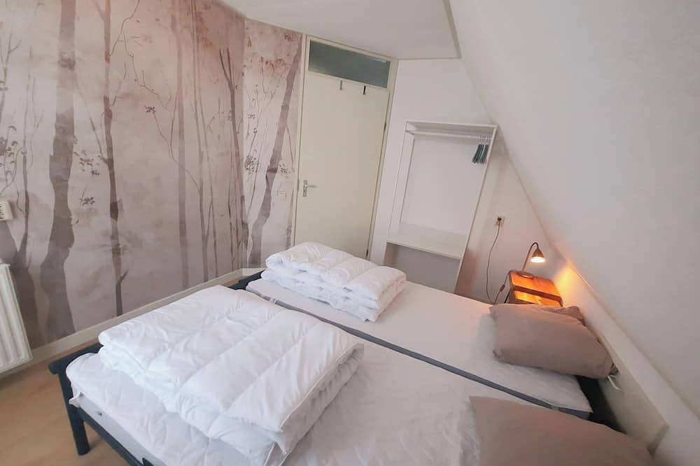 Komfortables, modernes Landhaus mit Hot Tub in Drenthe in Drenthe