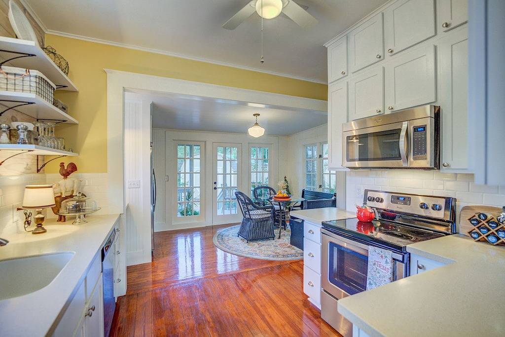 New Braunfels Bungalow~Near Downtown in New Braunfels, Comal County