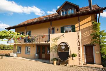 Cottage pour 5 personnes, avec balcon et vue dans Luins