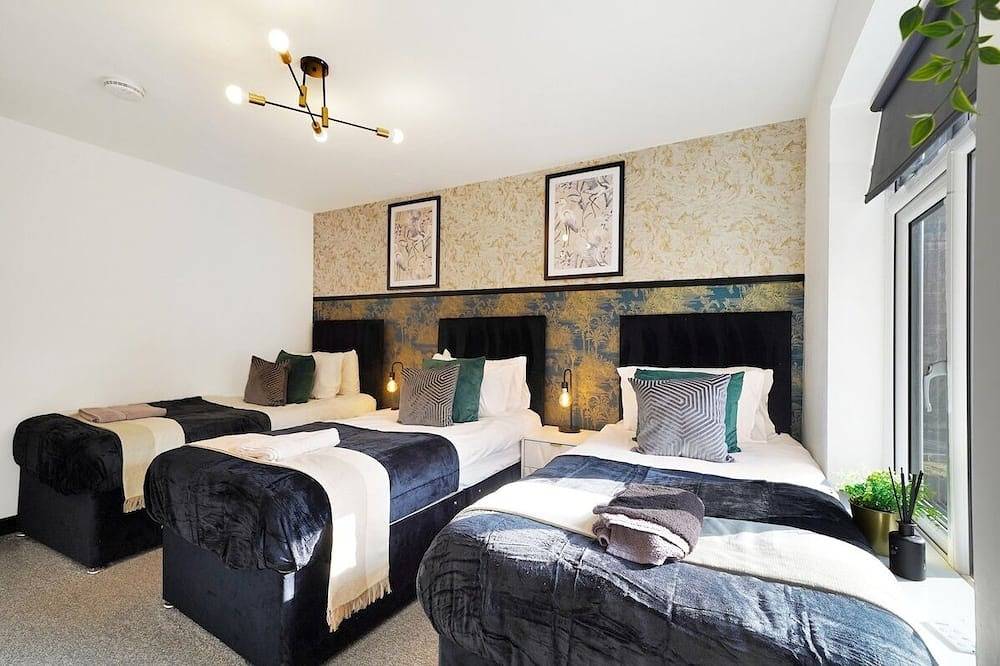 Entire apartment, 30% off! Stylish Yorkshire Apartment - Sleeps 5 in Wakefield, West Yorkshire
