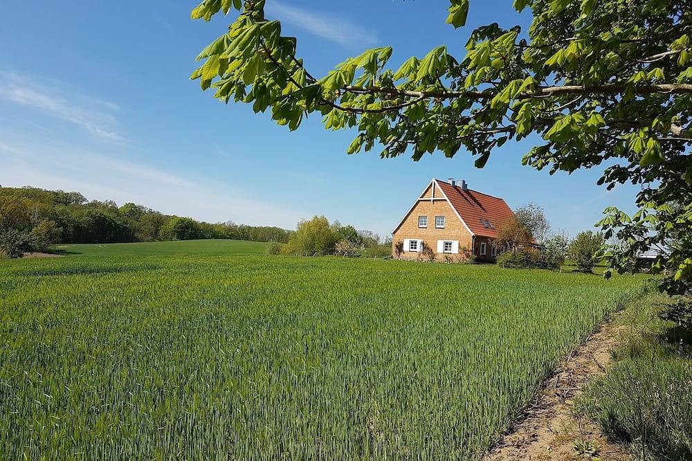 Ganze Wohnung, Ferienwohnung Kranichblick in Hoppenrade, Mecklenburgische Seenplatte