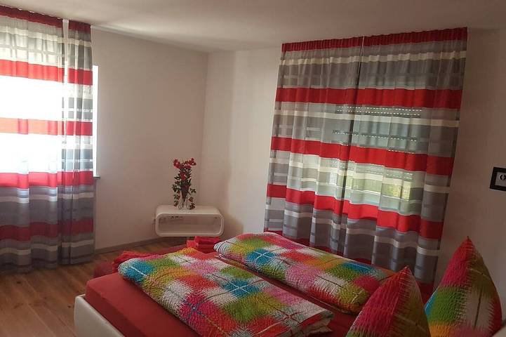 Ferienwohnung für 3 Personen, mit Garten und Balkon in Rheinfelden (Baden)