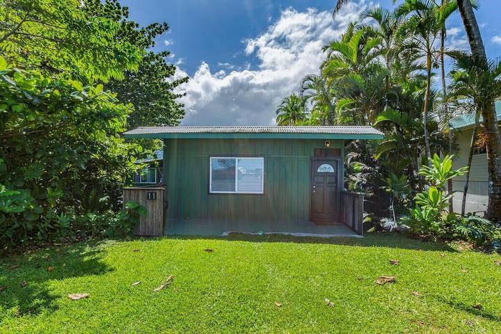 Vacation rental for 8 people, with terrace and yard in Hilo