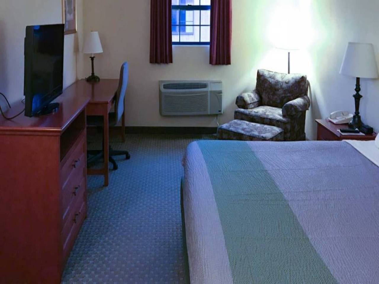 Motel 6 Bloomsburg, Pa_1 King Bed | Micf in Pensilvania