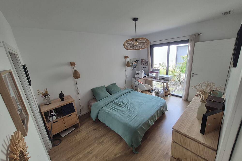 Villa Contemporaine Avec Piscine à Débordement in Nézignan-l'Évêque, Côte d'Améthyste