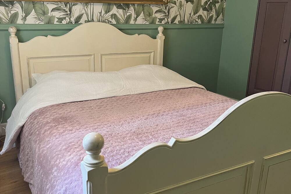 Charming little house with private terrace in the center of town. in Rouen, Rouen und Umgebung