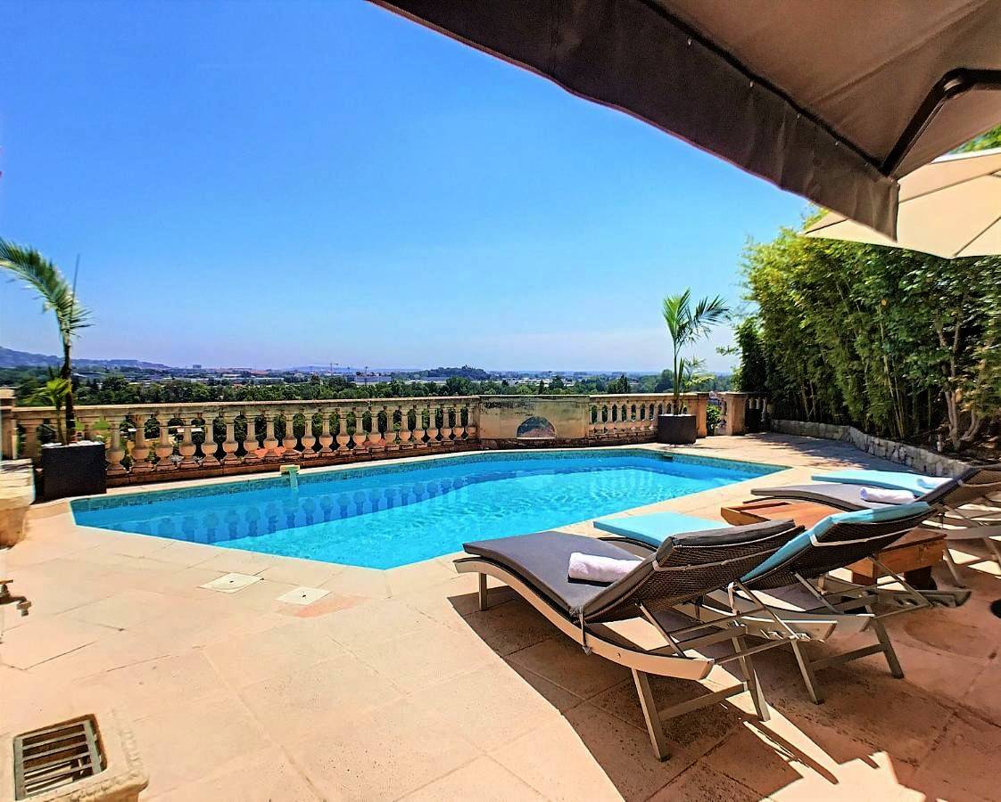 Three-Bedroom Villa (6 Adults) in Mandelieu-la-Napoule, Middellandse Zeekust (Frankrijk)