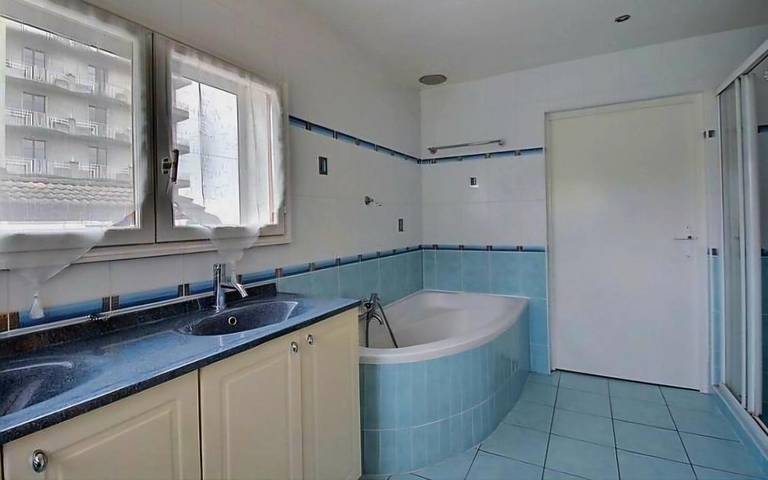 Location de vacances pour 8 personnes, avec piscine ainsi que jardin et jacuzzi à Maxilly-sur-Léman - 4