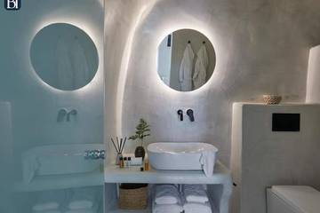 Holiday Apartment for 3 People in Firostefani, Thera, Photo 4