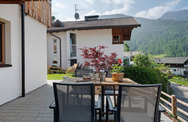 Entire apartment, Holiday Apartment 'Carina' with Mountain View, Balcony and Wi-Fi in Reinswald - San Martino, Sarnvalley