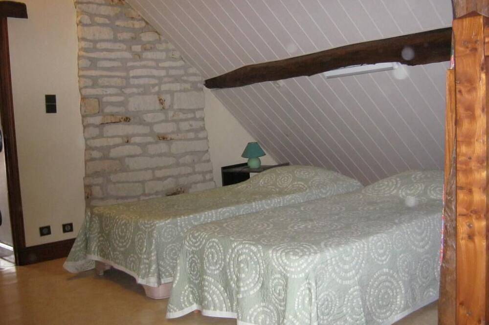 La Balancelle - Coussay-Les-Bois in Coussay-les-Bois, Vienne (France)