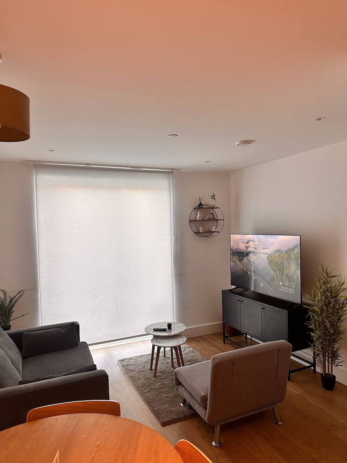 Entire apartment, Cozy one bedroom with a Big Balcony and parking in Birmingham, Birmingham Area