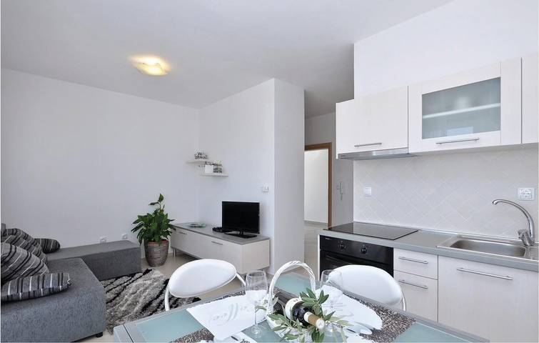 Ferienwohnung für 4 Personen, mit Terrasse in Bibinje - 2