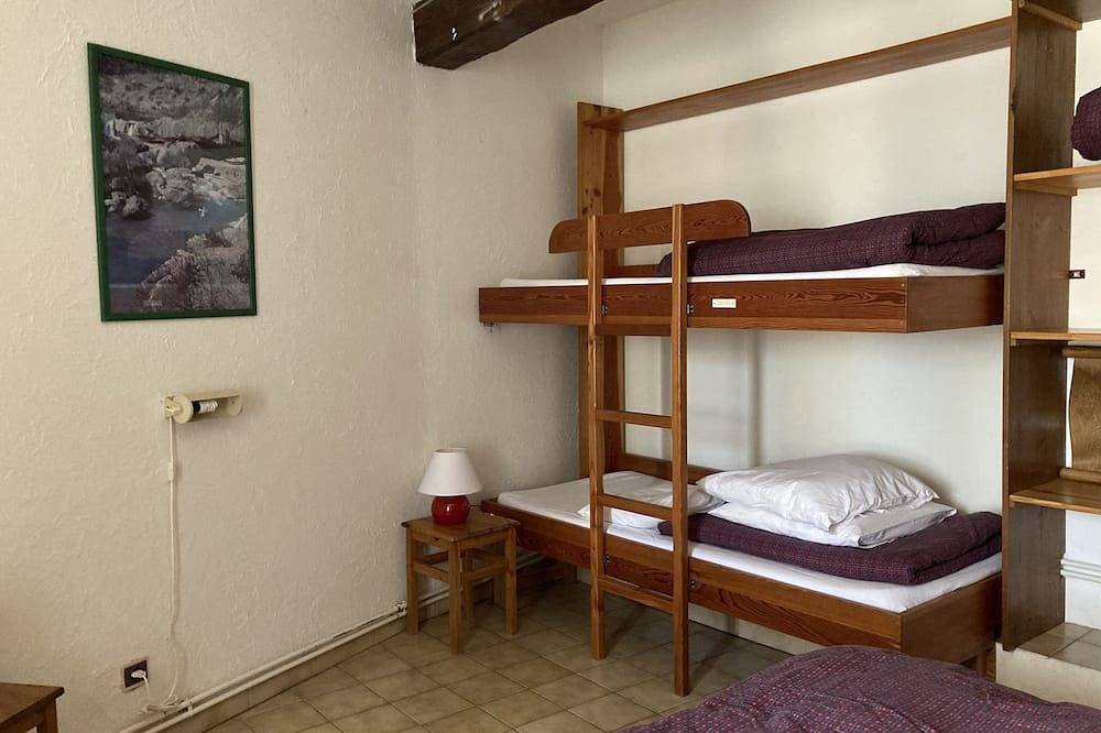 Gîte chaleureux, confortable et calme, pleine nature, entre lac et montagne in Châteauroux-les-Alpes, Parc national des Écrins