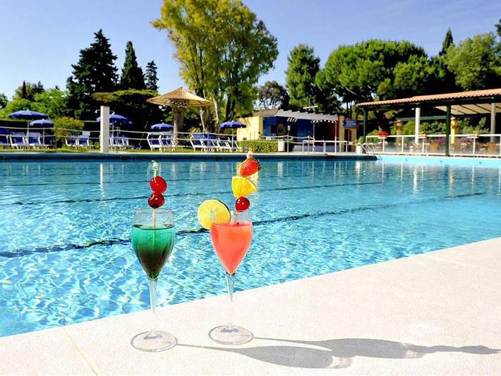 Casa vacanza per 4 persone, con Piscina per bambini e Piscina a Baia Domizia