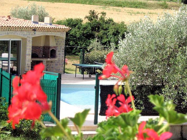 Gîte pour 4 personnes, avec piscine ainsi que jardin et terrasse, animaux acceptés dans le Vaucluse - 2