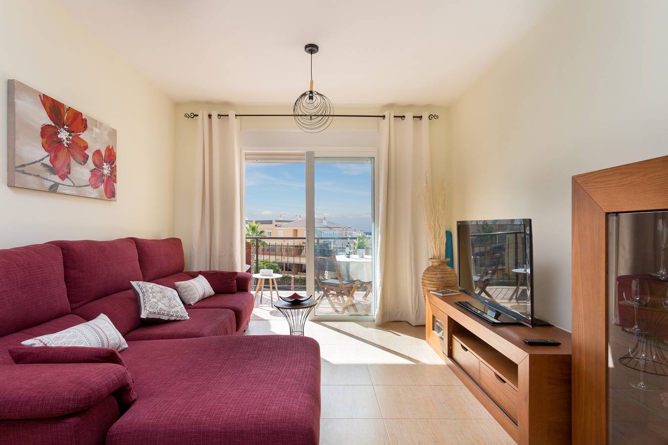 Apartamento entero, Vivienda vacacional con piscina, vista mar y Wifi fibra gratis in La Postura, Adeje