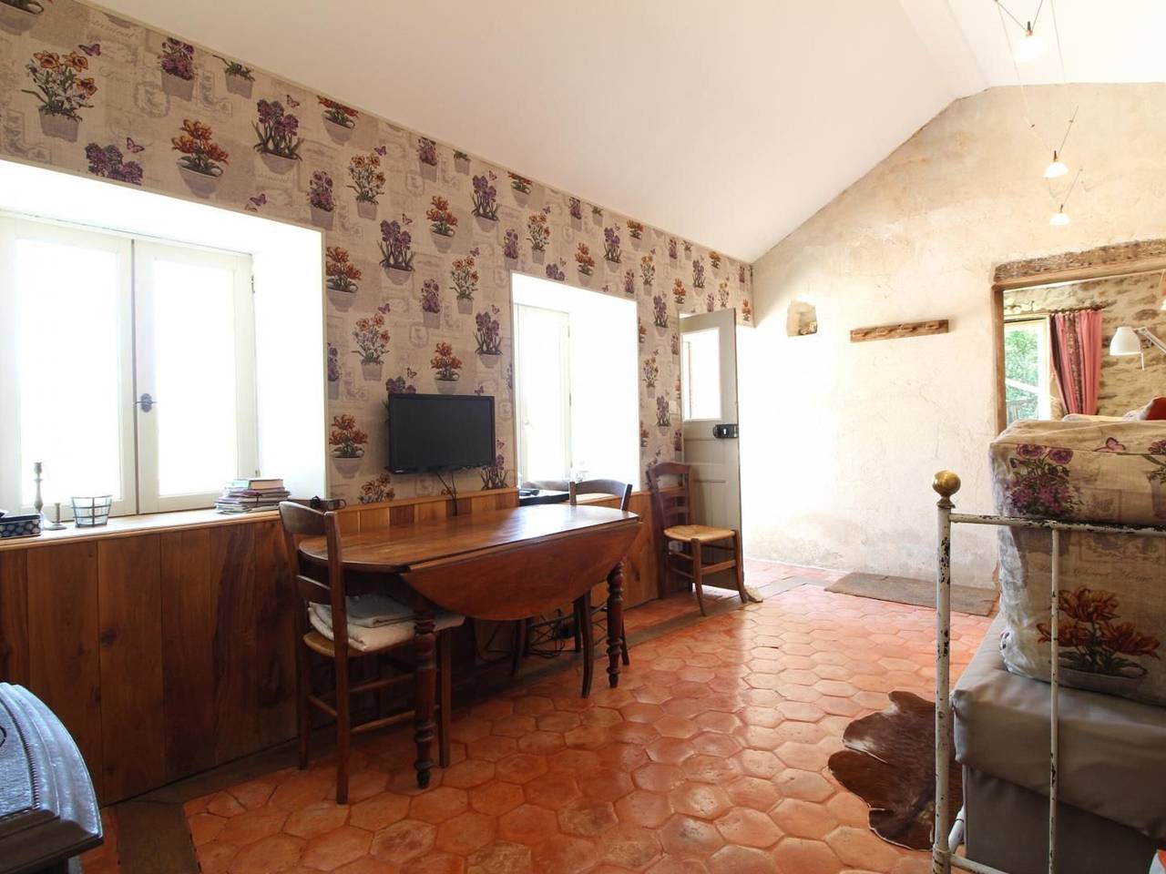 Renovated stone house with garden and shared pool near Dijon in Saint-Julien (Bourgogne), Dijon region