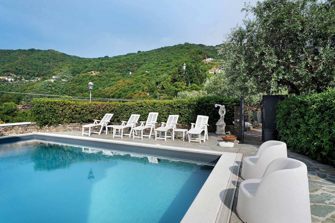 Villa „Daphne Pool und Jacuzzi“ mit privatem Pool, Wlan und Klimaanlage in Vescina, Avegno