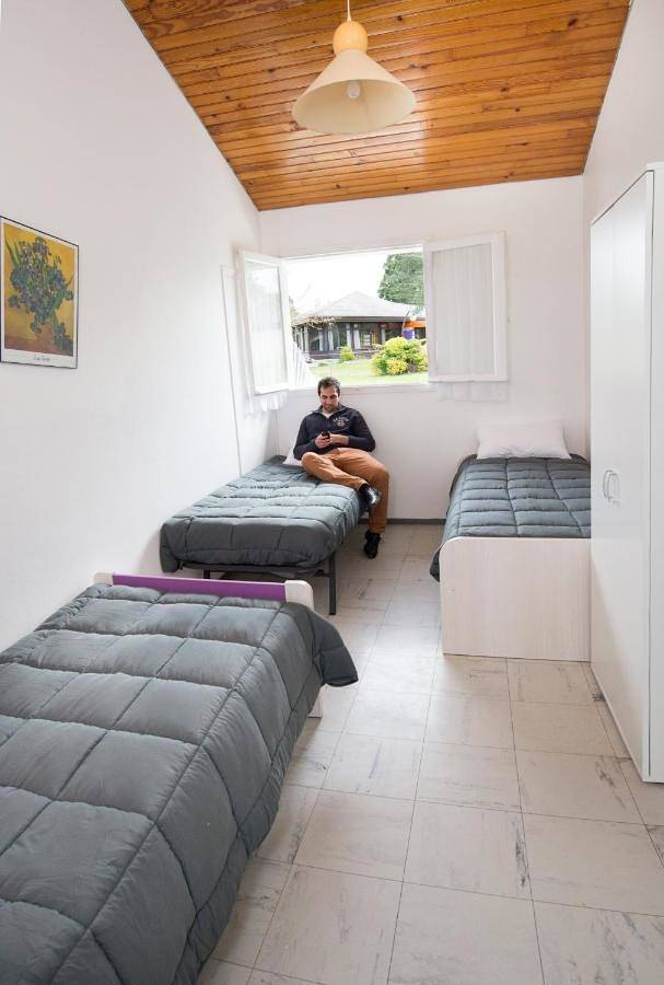 Parc de vacances pour 5 personnes, avec vue et piscine ainsi que bassin pour enfant et jardin dans l' Aveyron - 4