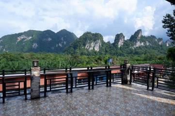 Hôtel pour 3 personnes, avec vue et jardin dans Khao Sok