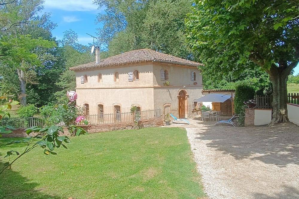 Charming, renovated mill-style loft with a garden and parking in Saint-Nauphary, Tarn-et-Garonne